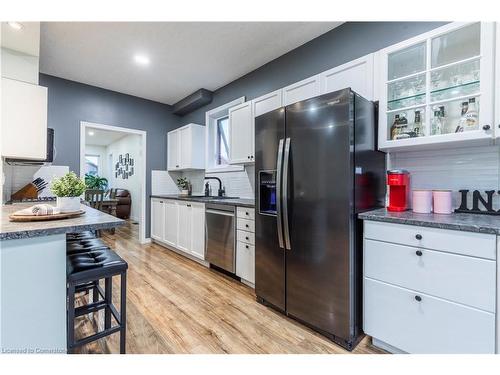 18 Moore Crescent, Ancaster, ON - Indoor Photo Showing Kitchen With Stainless Steel Kitchen