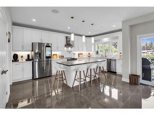 3608 Carolinia Court, Ridgeway, ON - Indoor Photo Showing Kitchen With Upgraded Kitchen