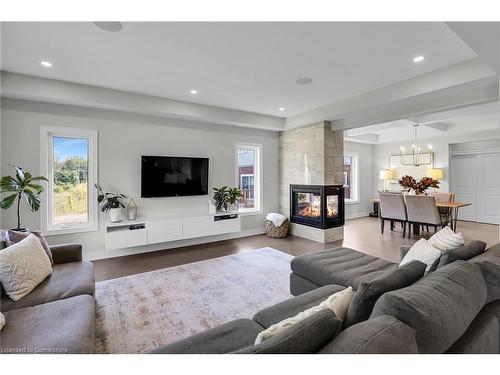 3608 Carolinia Court, Ridgeway, ON - Indoor Photo Showing Living Room