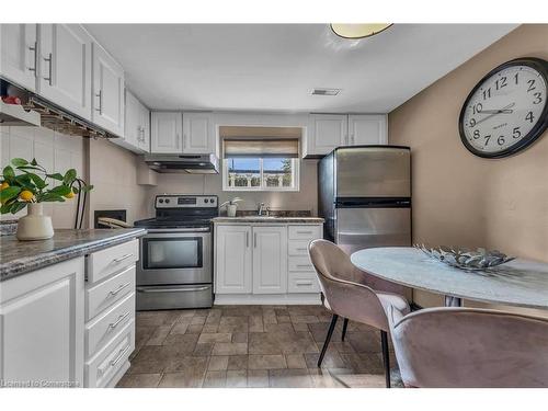 14 Par Place, Hamilton, ON - Indoor Photo Showing Kitchen