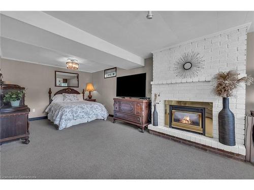 14 Par Place, Hamilton, ON - Indoor Photo Showing Other Room With Fireplace