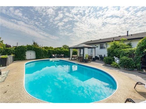 14 Par Place, Hamilton, ON - Outdoor With In Ground Pool With Backyard