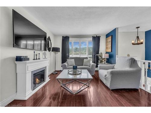 14 Par Place, Hamilton, ON - Indoor Photo Showing Living Room With Fireplace