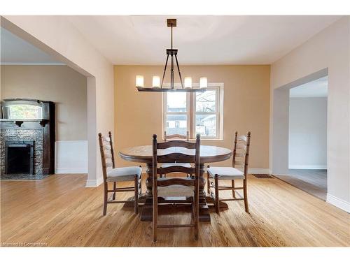 232 East 8Th Street, Hamilton, ON - Indoor Photo Showing Dining Room