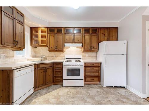 232 East 8Th Street, Hamilton, ON - Indoor Photo Showing Kitchen