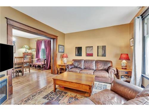 2038 Governors Road, Ancaster, ON - Indoor Photo Showing Living Room