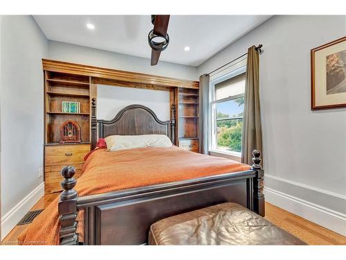 2038 Governors Road, Ancaster, ON - Indoor Photo Showing Bedroom