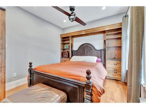 2038 Governors Road, Ancaster, ON - Indoor Photo Showing Bedroom