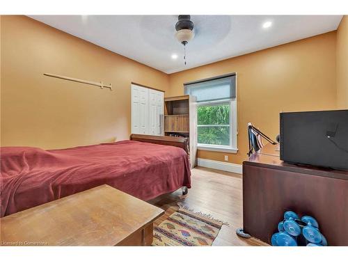 2038 Governors Road, Ancaster, ON - Indoor Photo Showing Bedroom