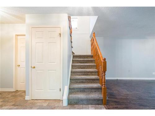 23 Lancer Court, Hamilton, ON - Indoor Photo Showing Other Room