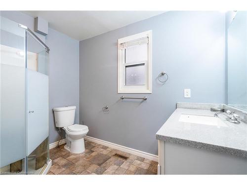 23 Lancer Court, Hamilton, ON - Indoor Photo Showing Bathroom