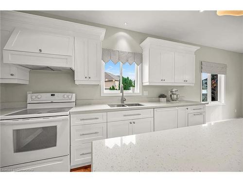 91 Southcreek Court, Ancaster, ON - Indoor Photo Showing Kitchen With Double Sink