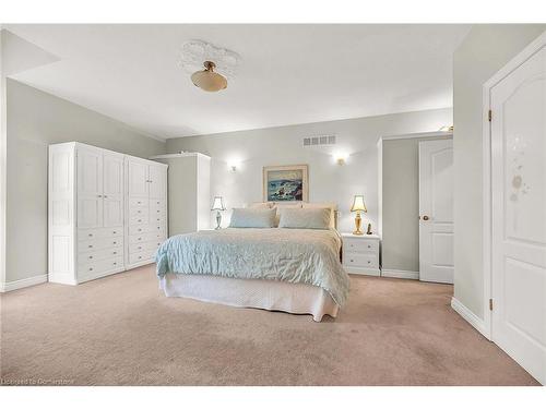 91 Southcreek Court, Ancaster, ON - Indoor Photo Showing Bedroom