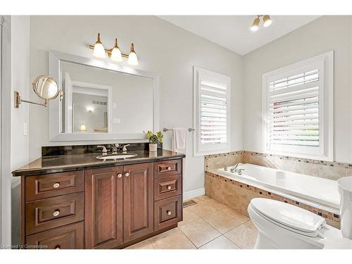 91 Southcreek Court, Ancaster, ON - Indoor Photo Showing Bathroom