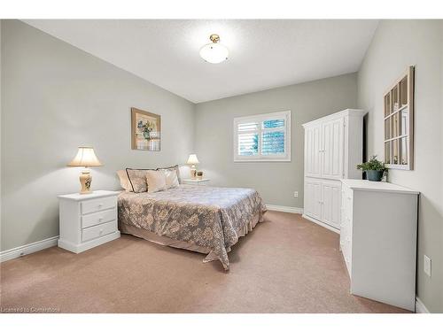 91 Southcreek Court, Ancaster, ON - Indoor Photo Showing Bedroom