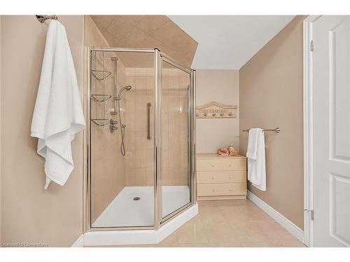 91 Southcreek Court, Ancaster, ON - Indoor Photo Showing Bathroom