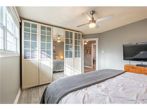 7 Shorwell Place, Brantford, ON - Indoor Photo Showing Bedroom