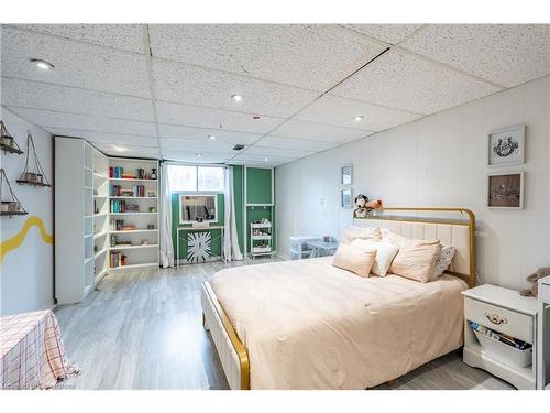 7 Shorwell Place, Brantford, ON - Indoor Photo Showing Bedroom