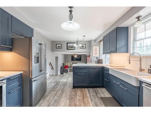 7 Shorwell Place, Brantford, ON - Indoor Photo Showing Kitchen