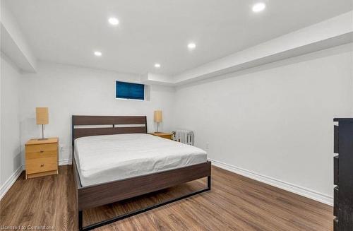 100 Dunsmure Road, Hamilton, ON - Indoor Photo Showing Bedroom