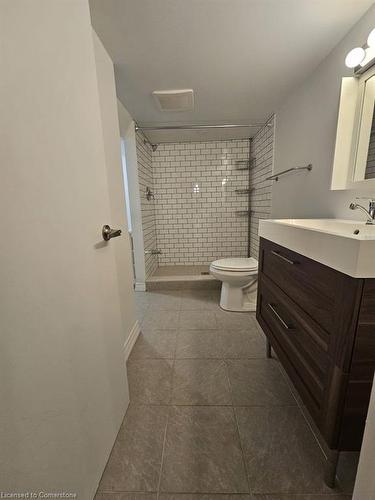 100 Dunsmure Road, Hamilton, ON - Indoor Photo Showing Bathroom