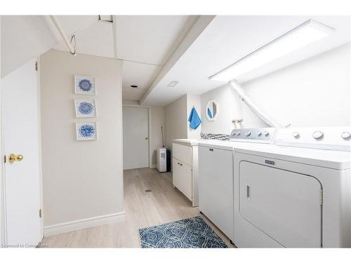 355 East 34Th Street, Hamilton, ON - Indoor Photo Showing Laundry Room