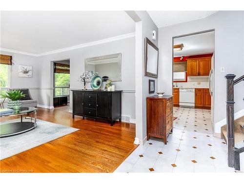 19 Isabel Drive, Brantford, ON - Indoor Photo Showing Living Room