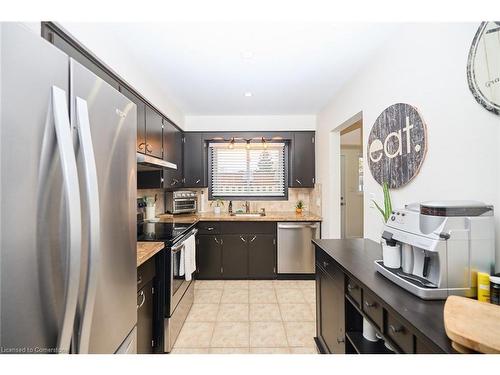 6-112 Morgan Avenue, Smithville, ON - Indoor Photo Showing Kitchen