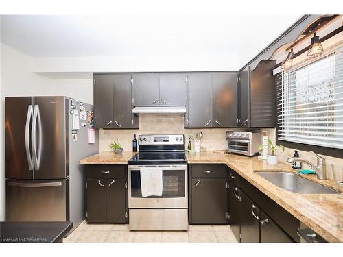 6-112 Morgan Avenue, Smithville, ON - Indoor Photo Showing Kitchen