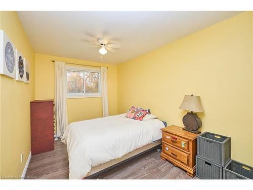 6-112 Morgan Avenue, Smithville, ON - Indoor Photo Showing Bedroom