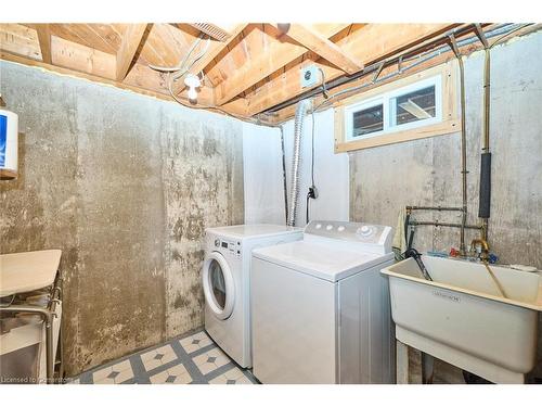 6-112 Morgan Avenue, Smithville, ON - Indoor Photo Showing Laundry Room