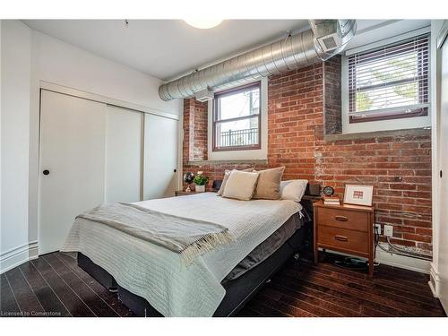 104-200 Stinson Street, Hamilton, ON - Indoor Photo Showing Bedroom