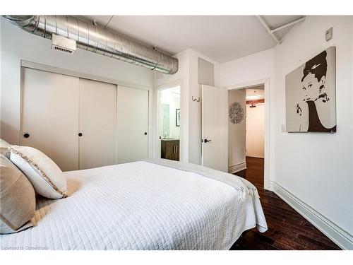 104-200 Stinson Street, Hamilton, ON - Indoor Photo Showing Bedroom