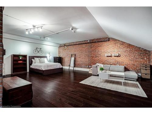 104-200 Stinson Street, Hamilton, ON - Indoor Photo Showing Bedroom