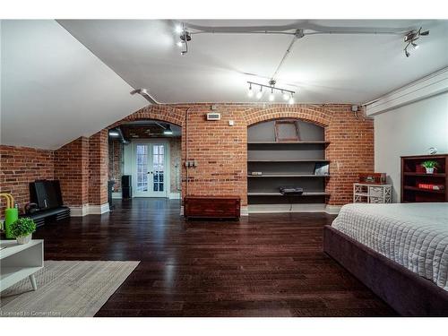 104-200 Stinson Street, Hamilton, ON - Indoor Photo Showing Bedroom