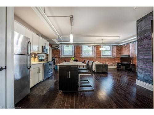 104-200 Stinson Street, Hamilton, ON - Indoor Photo Showing Kitchen