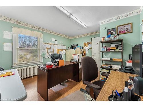 371 Niagara Street, Welland, ON - Indoor Photo Showing Bedroom