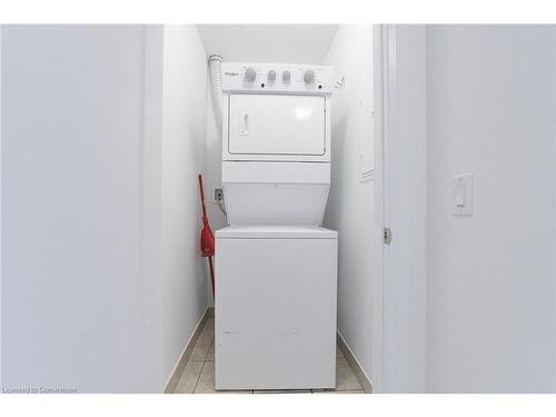 519-16 Concord Place, Grimsby, ON - Indoor Photo Showing Laundry Room