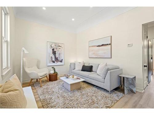 180 Wood Street E, Hamilton, ON - Indoor Photo Showing Living Room