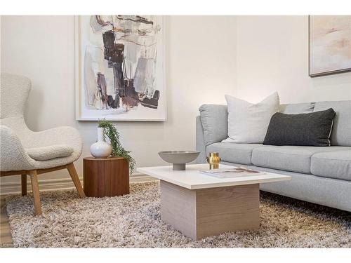 180 Wood Street E, Hamilton, ON - Indoor Photo Showing Living Room