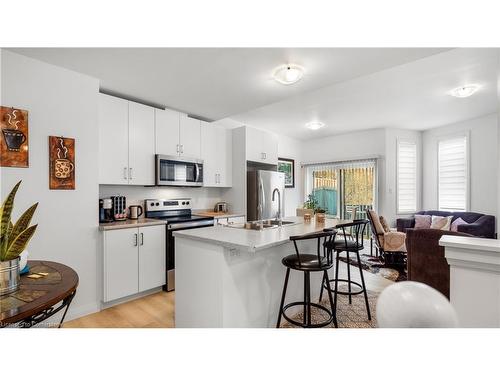 31-1465 Station Street, Fonthill, ON - Indoor Photo Showing Kitchen