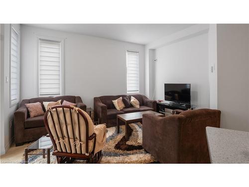 31-1465 Station Street, Fonthill, ON - Indoor Photo Showing Living Room