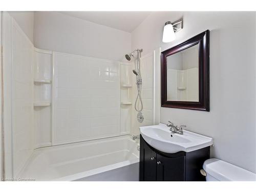 41 Martha Street, Hamilton, ON - Indoor Photo Showing Bathroom