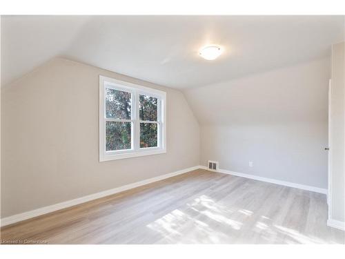 41 Martha Street, Hamilton, ON - Indoor Photo Showing Other Room