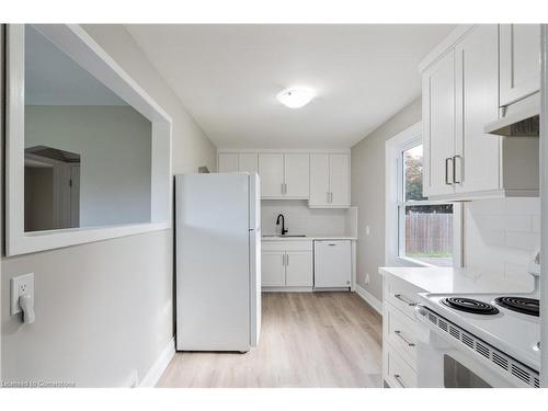 41 Martha Street, Hamilton, ON - Indoor Photo Showing Kitchen