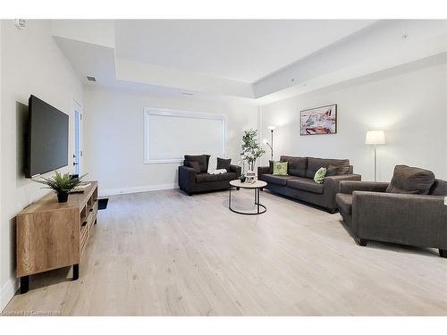 308-4514 Ontario Street, Beamsville, ON - Indoor Photo Showing Living Room