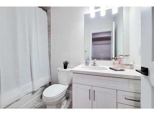 308-4514 Ontario Street, Beamsville, ON - Indoor Photo Showing Bathroom