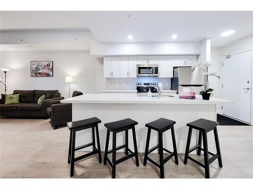 308-4514 Ontario Street, Beamsville, ON - Indoor Photo Showing Kitchen