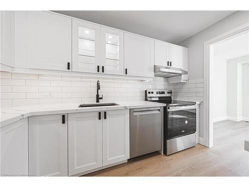 48-5033 Pinedale Avenue, Burlington, ON - Indoor Photo Showing Kitchen With Upgraded Kitchen