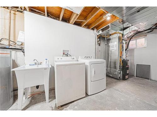 48-5033 Pinedale Avenue, Burlington, ON - Indoor Photo Showing Laundry Room